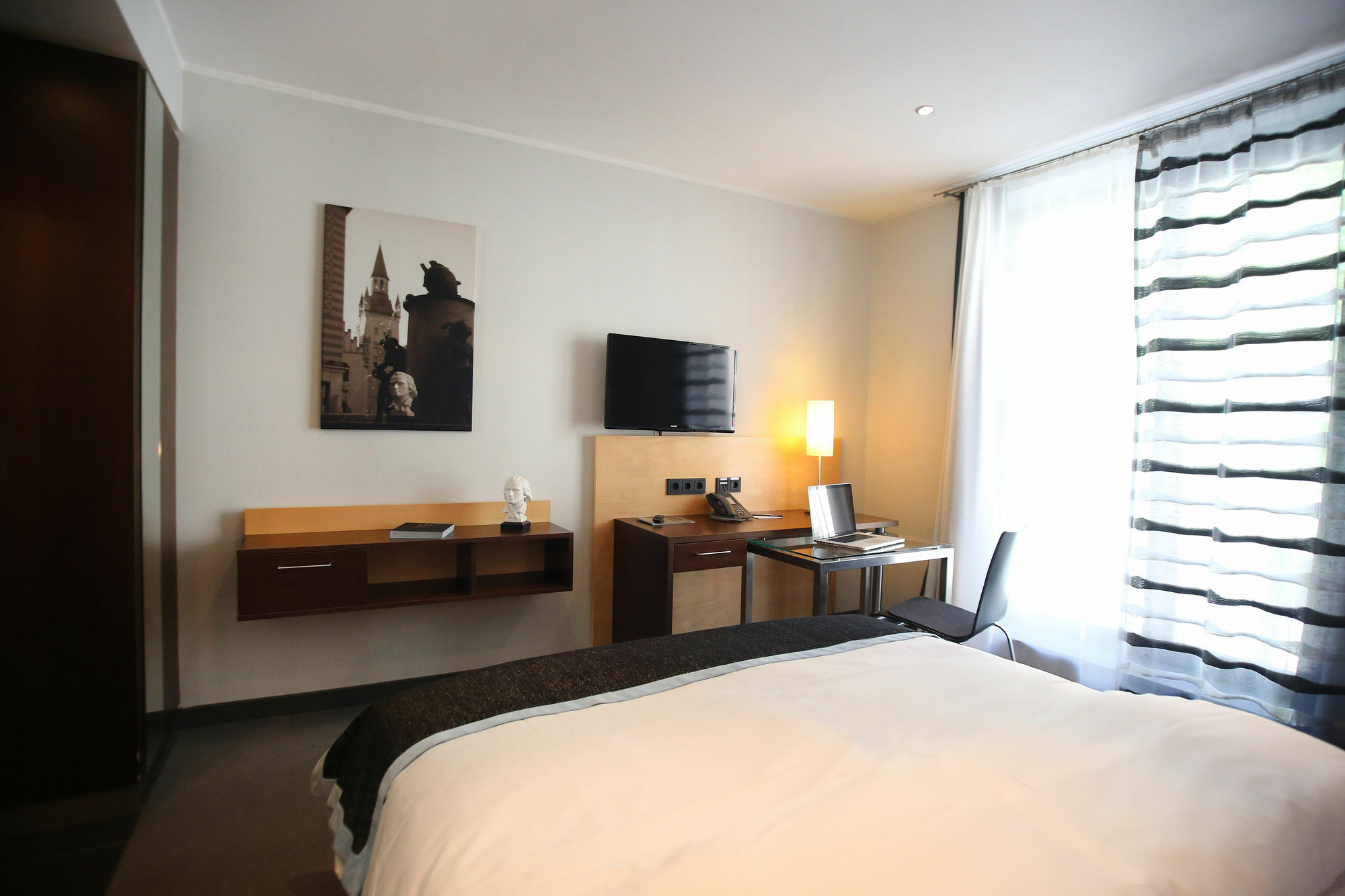 Schiller 5 Hotel